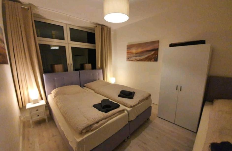 Husum Zentrum Bis 5 Personen Exterior photo
